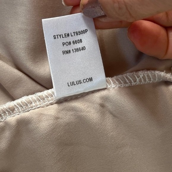 LuLus Embroidered Rose And Lace Crop Top Size XS - Picture 7 of 8